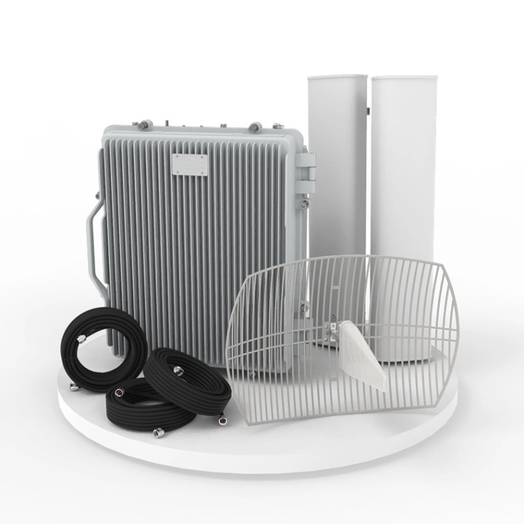 Диапазон повторителя сигнала сотового телефона WCDMA AC240V 2600MHz 33dBm 2W Tri